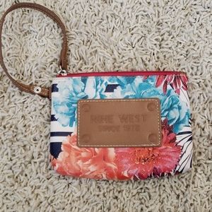 👌Nine west wrist purse.